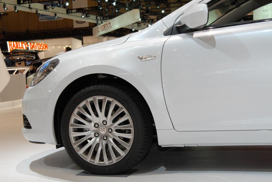  Suzuki Kizashi 2010 года  (фото 105 из 136)